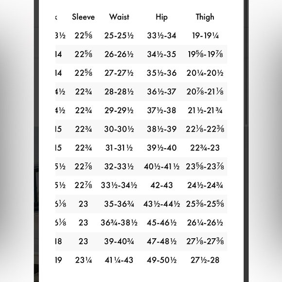 WORN ONCE Wrangler Women’s Flare Jeans size 26 x 32 - Picture 9 of 10